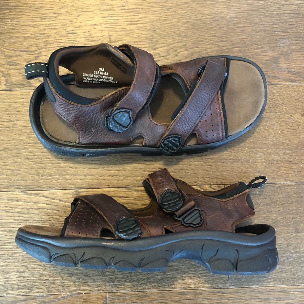 BNWOT Men’s Sandals